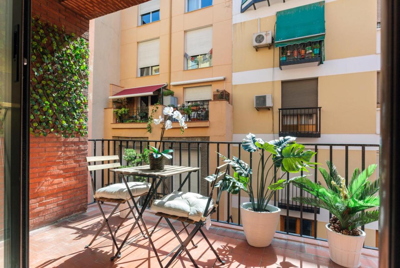 Latina En Apartamento