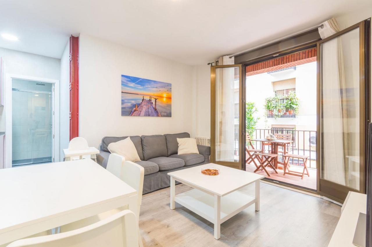 Latina En Apartamento *