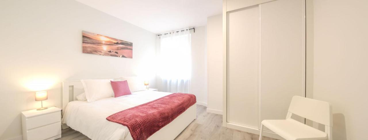 Latina En Apartamento Madri