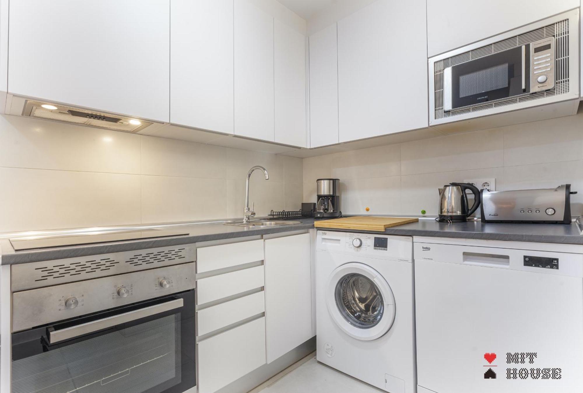 Latina En Apartamento Madri